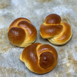 Dinner Rolls (Egg)
